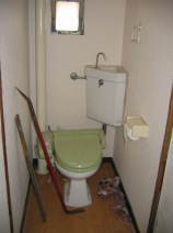 水回りリフォーム「トイレ」施工前